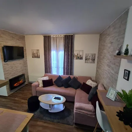 Leonardo Apartament *